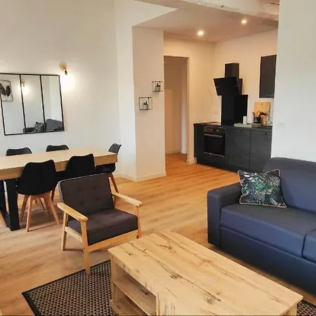 2 En 1, 10 Pers, Parking, Wifi アパート