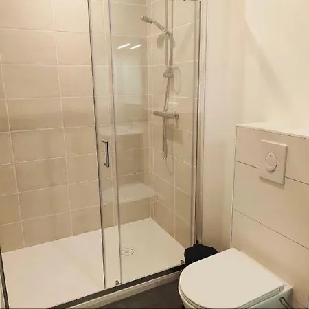 2 En 1, 10 Pers, Parking, Wifi アパート